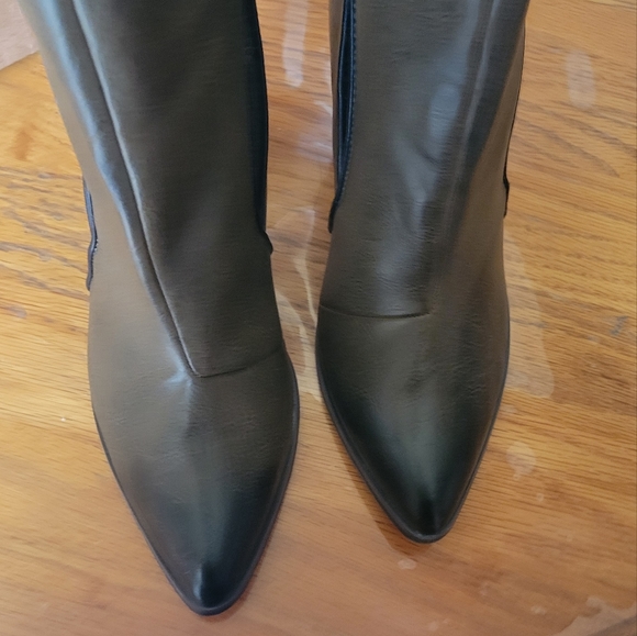 Penny Loves Kenny 7M Tumbled Olive Green Slip on heeled boots - Picture 9 of 9